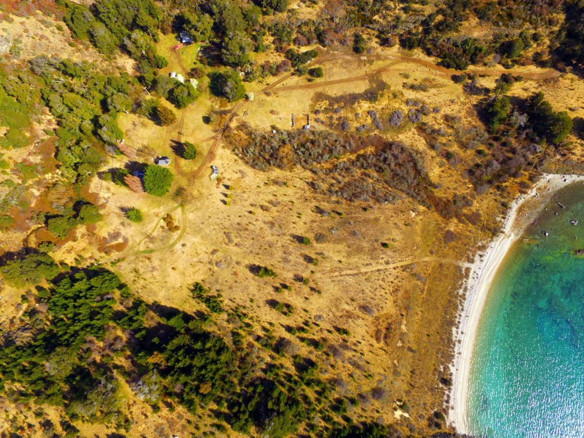 Peninsula Bahia Catalina Guest House Puerto Guadal Ngoại thất bức ảnh